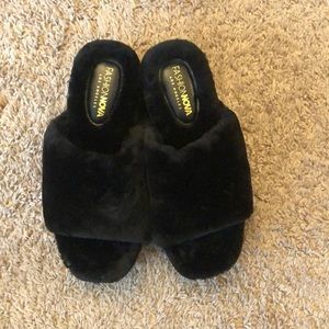 Fashion nova slippers - never worn